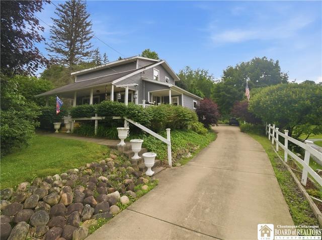 2137 Southwestern Dr, Busti, NY 14750