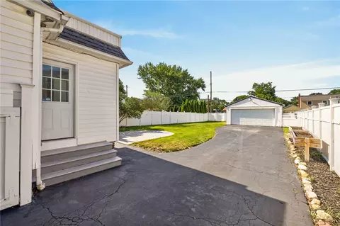 220 Barry Rd, Irondequoit, NY 14617 photo 32