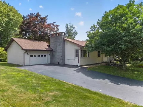 4304 Ontario Center Rd, Walworth, NY 14568
