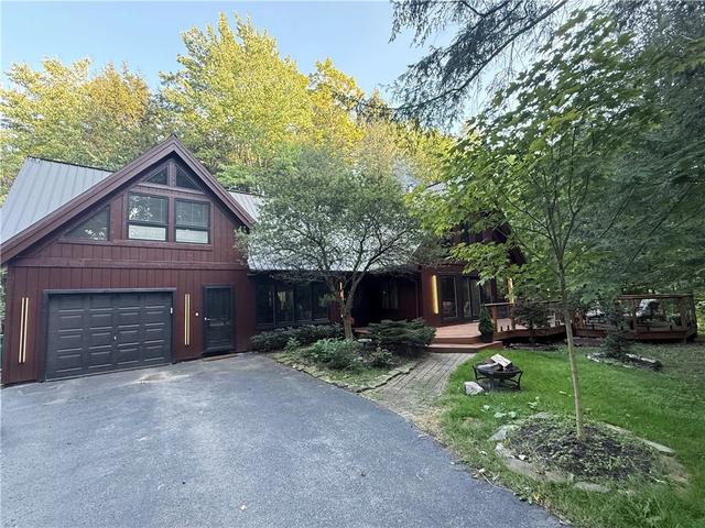 33 Woodstock Rd, Glenwood, NY 14069