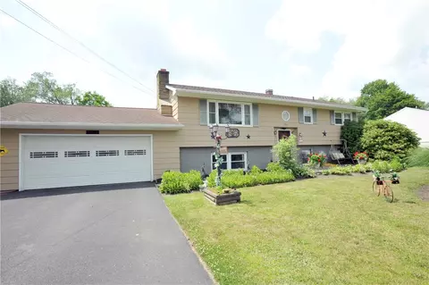 261 Oriole Dr, Horseheads, NY 14845