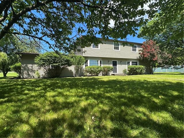 722 White Springs Dr, Geneva, NY 14456