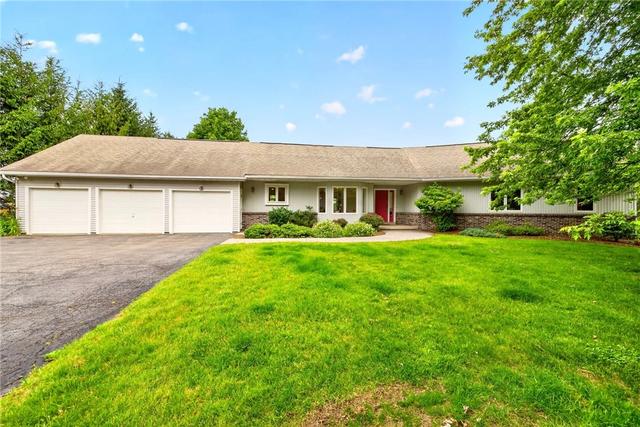 6100 Rossier Rd, Canandaigua, NY 14424