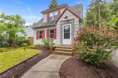 37 Hartfeld Dr, Rochester, NY 14625