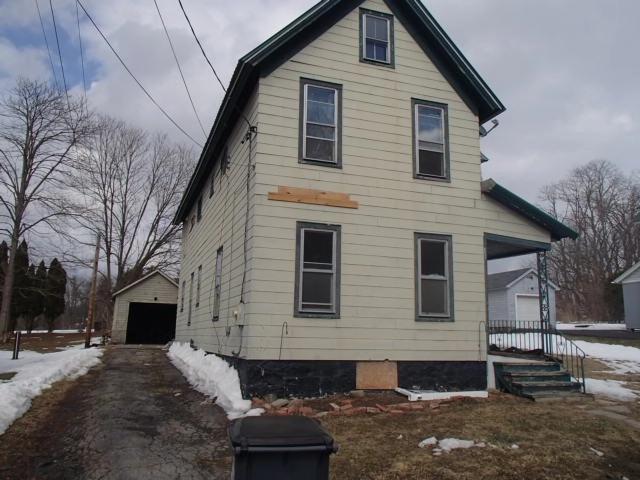 10 Rochester St, Amsterdam, NY 12070