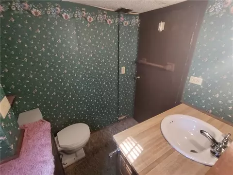 Bath - 35 Caren Dr, Irondequoit, NY 14622 photo 2 of 2