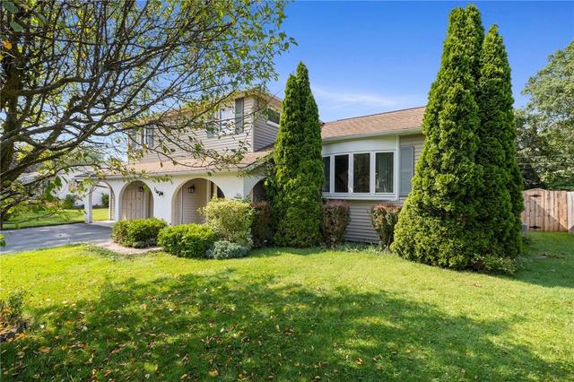 225 Sandoris Cir, Irondequoit, NY 14622