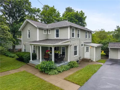 35 Linden St, Livonia, NY 14487