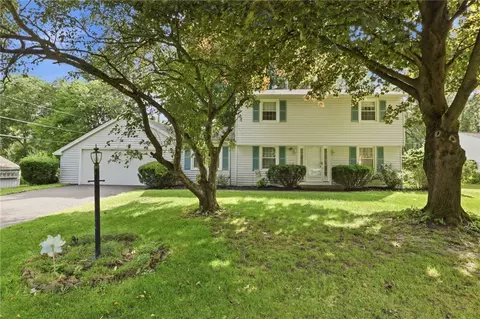 107 Wheatstone Cir, Perinton, NY 14450