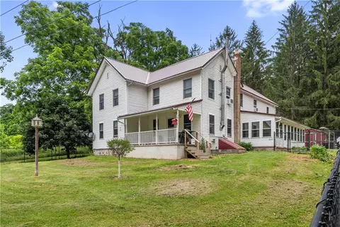 8071 Hunt Hollow Rd, Naples, NY 14512