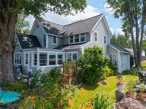 5684 Mcphersons Pt, Livonia, NY 14487