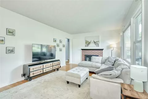 19 Loderdale Rd, Gates, NY 14624 photo 4