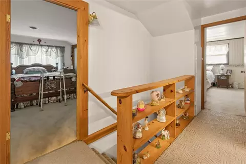 Entry Way - 11 Van Marters Ln, Lyons, NY 14489 photo 3 of 4