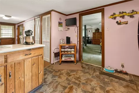 Entry Way - 11 Van Marters Ln, Lyons, NY 14489 photo 2 of 4
