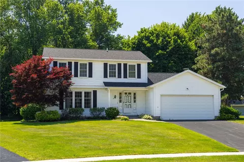 36 Kimbrook Dr, Greece, NY 14612
