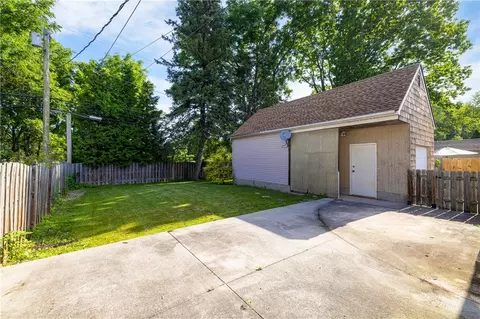 910 Whitlock Rd, Irondequoit, NY 14609 photo 20