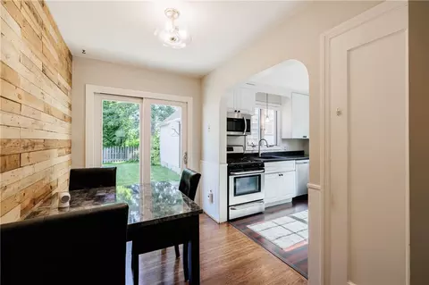 910 Whitlock Rd, Irondequoit, NY 14609 photo 7
