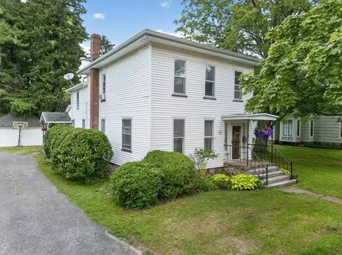 18 Smith St, Sodus, NY 14551