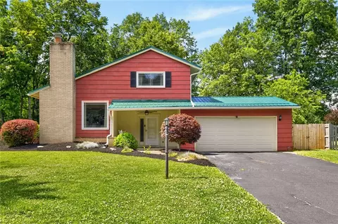 136 Holiday Ln, Canandaigua, NY 14424