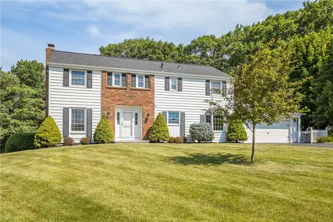 101 Hillcrest Dr, Victor, NY 14564