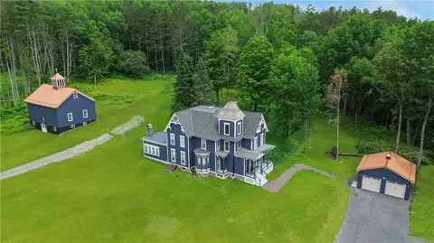 144 Pete Hendricks Rd, Middlefield, NY 13326