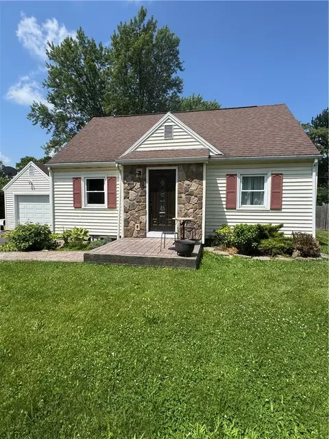 3 Springbrook Dr, Chili, NY 14514