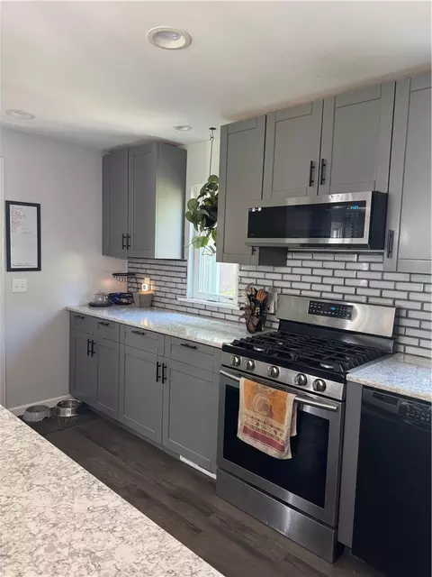 3 Springbrook Dr, Chili, NY 14514