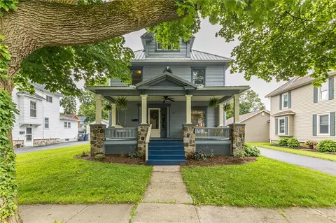 10 Chestnut St, Phelps, NY 14532