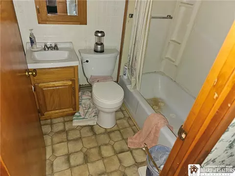 Bath - 272 Hamilton Ave, Olean, NY 14760 photo 1 of 2