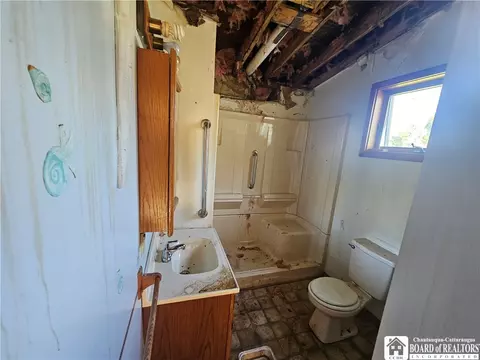 Bath - 272 Hamilton Ave, Olean, NY 14760 photo 2 of 2