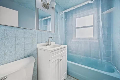 Bath - 211 Heberle Rd, Irondequoit, NY 14609 photo 1 of 2