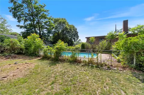 Exterior - 29 Avondale Rd, Irondequoit, NY 14622 photo 7 of 9