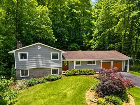 24 Little Spring Run, Perinton, NY 14450