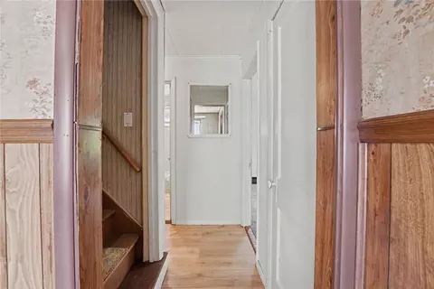 Entry Way - 30 Park Ave, Eldred, PA 16731 photo 1 of 4