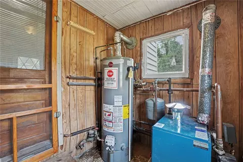 Entry Way - 30 Park Ave, Eldred, PA 16731 photo 4 of 4