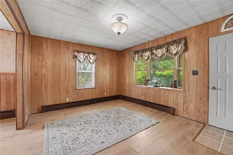 Living - 30 Park Ave, Eldred, PA 16731 photo 2 of 3