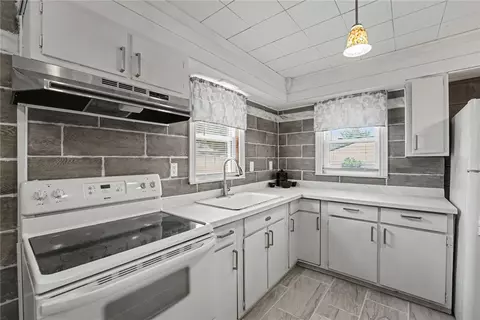 Kitchen - 30 Park Ave, Eldred, PA 16731 photo 3 of 3