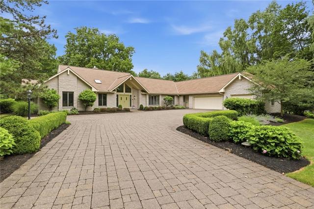 9 Pine Acres Dr, Rochester, NY 14618
