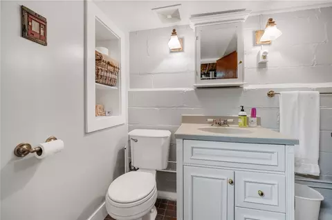 Bath - 489 Helendale Rd, Irondequoit, NY 14609 photo 4 of 4