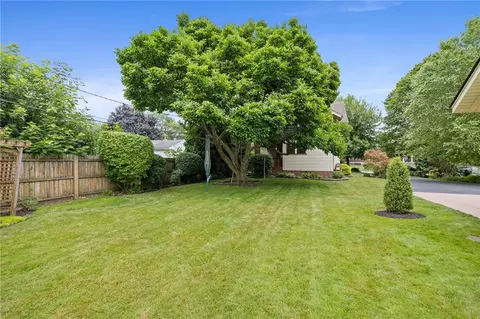 Exterior - 489 Helendale Rd, Irondequoit, NY 14609 photo 8 of 11