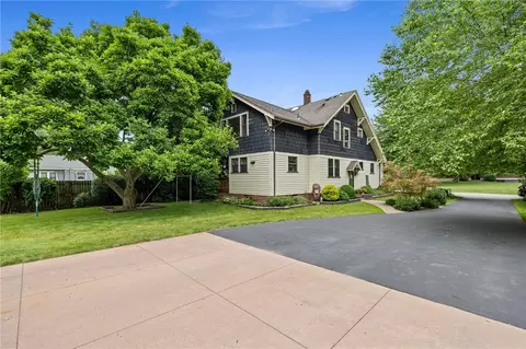 Exterior - 489 Helendale Rd, Irondequoit, NY 14609 photo 7 of 11