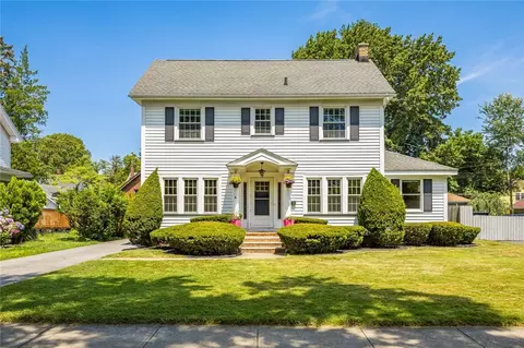 38 Barons Rd, Irondequoit, NY 14617 photo 2