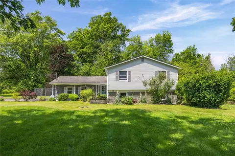 43 Hill Rd, Parma, NY 14468