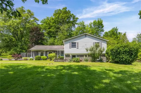 43 Hill Rd, Parma, NY 14468