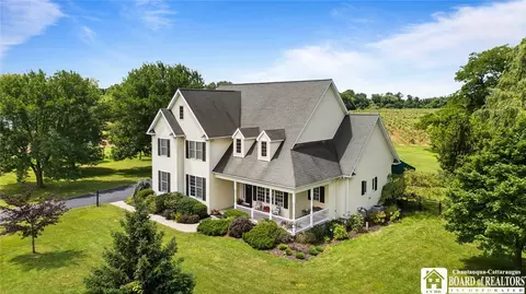 201 Chautauqua St, Pomfret, NY 14063