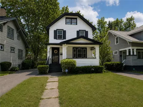 179 Roxborough Rd, Rochester, NY 14619