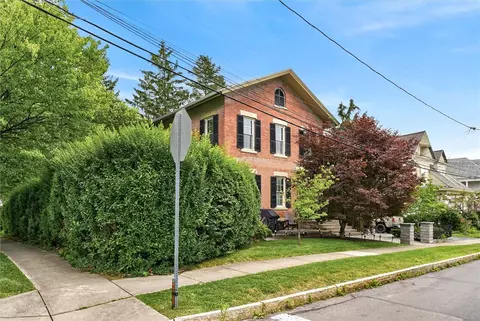 47 Sly St, Canandaigua, NY 14424