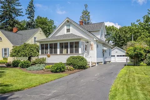 92 Orchard Dr, Rochester, NY 14618