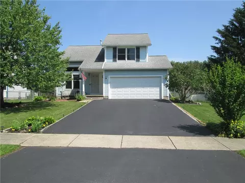 6 Cheshire Ln, Gates, NY 14624
