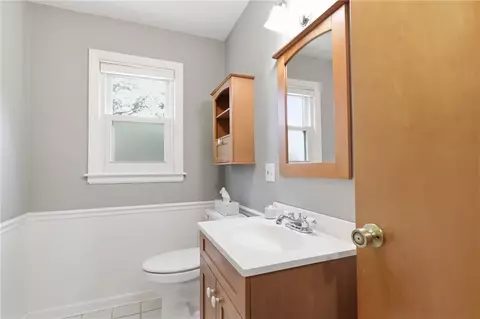 Bath - 32 Traymore Rd, Irondequoit, NY 14609 photo 2 of 3